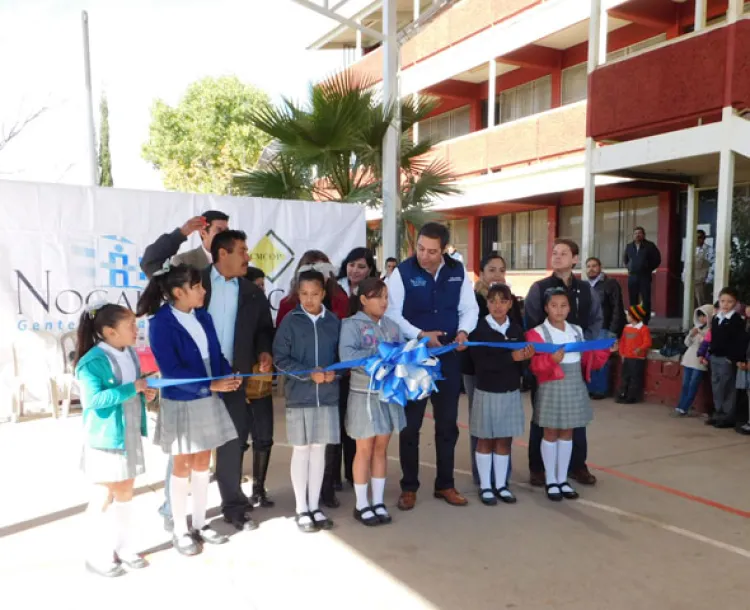 Entrega Alcalde  tejabán en primaria