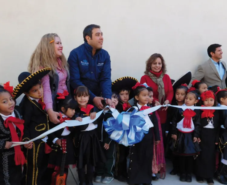 Entrega Presidente Municipal obras en  cuatro escuelas