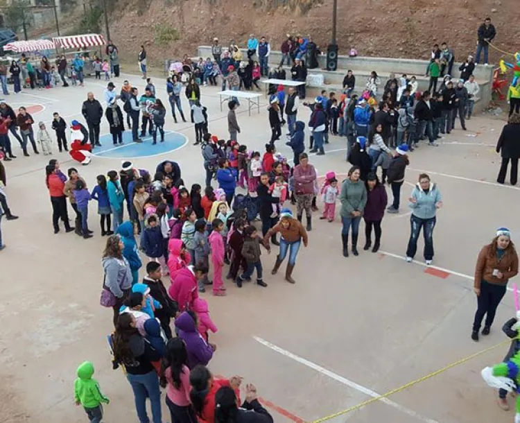 Llevan tradicionales  posadas a varias colonias de Nogales