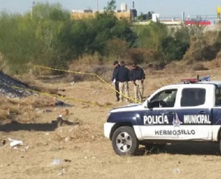 Hallan cuerpo de joven asesinado a golpes envuelto en sábana