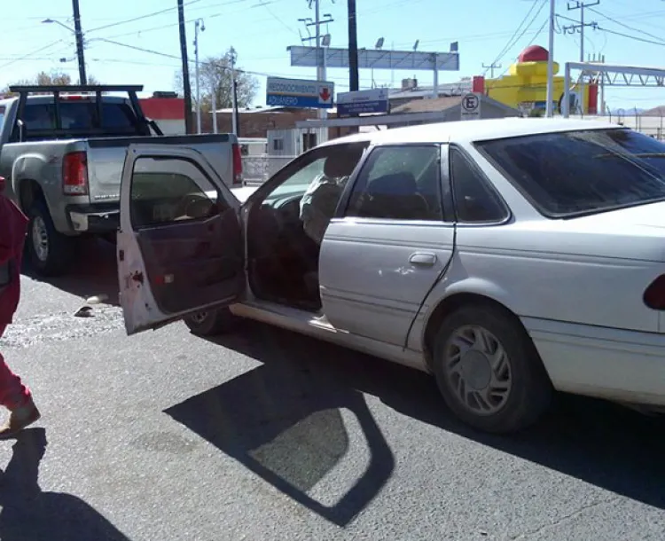 Resultan madre e hija  lesionadas en choque