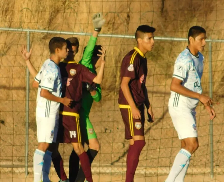 Titanes desciende   escalón