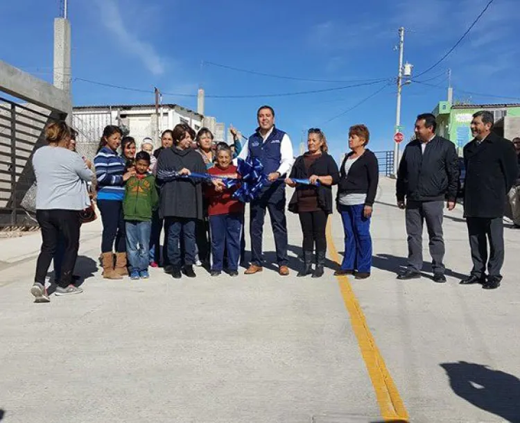 Entregan obra de pavimentación en  colonia Las Torres