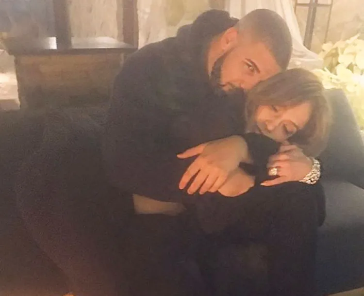 Jennifer Lopez y Drake se muestran cariñosos
