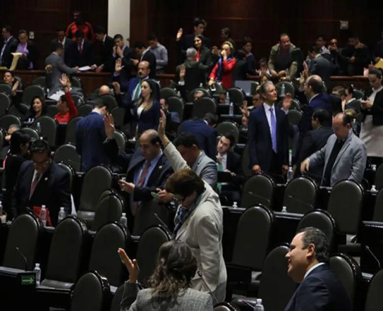 Diputados garantizan gasolina gratis; San Lázaro gastará 9 mdp en vales