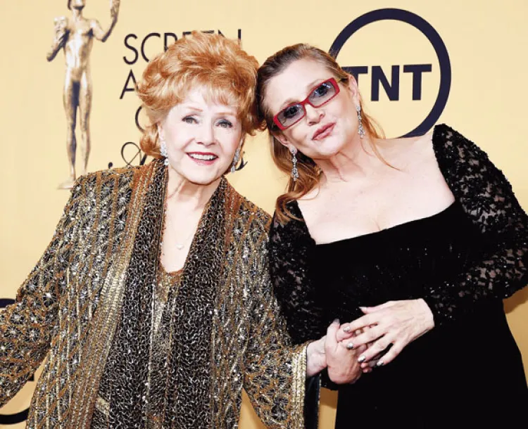 Realizan funeral de Carrie Fisher y Debbie Reynolds en los Ángeles