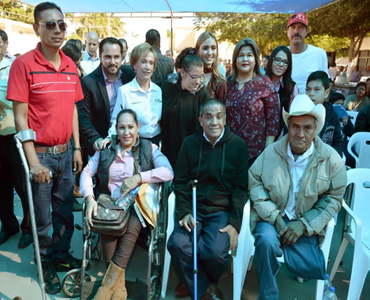 Entrega DIF Sonora apoyos a familias en Navojoa