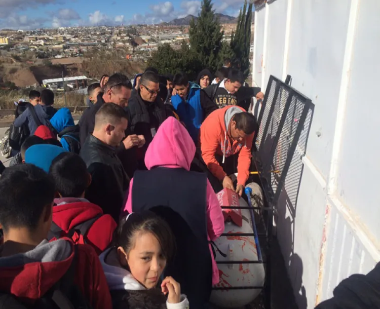 Jóvenes de secundaria provocan fuga de gas