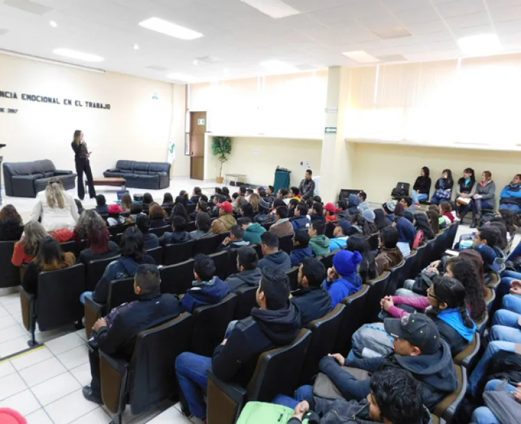 Exhortan a jóvenes a perder el miedo y canalizar emociones