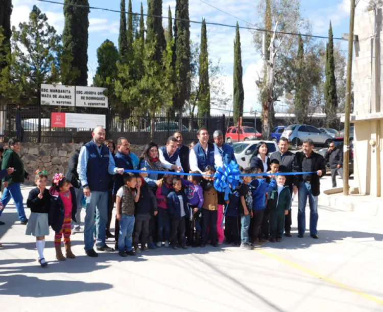 Inaugura Alcalde calle pavimentada en la Esperanza