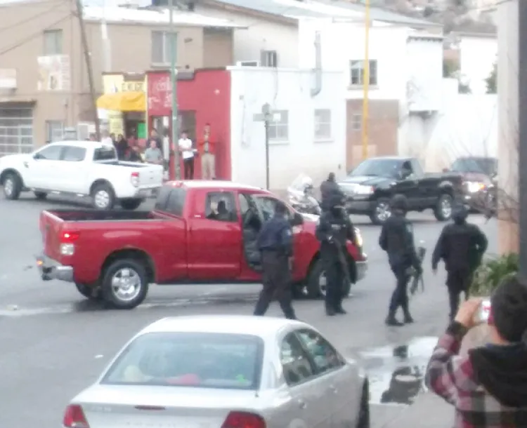 Balacera en la 5 de Febrero, “levantan” a dos hombres