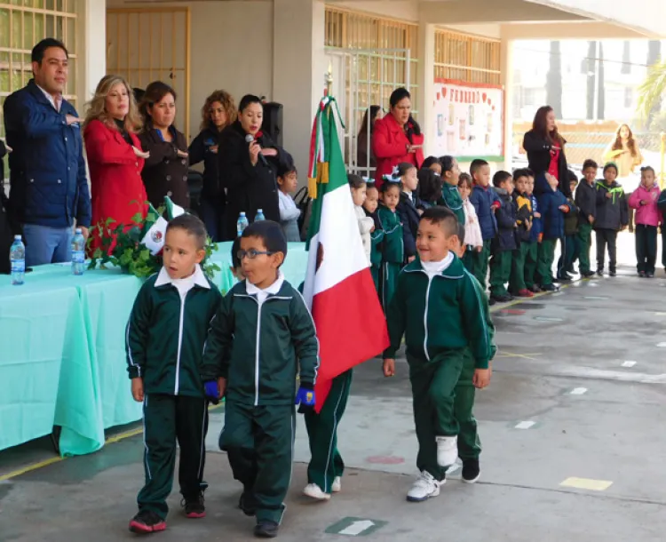 Atienden necesidades de centros educativos