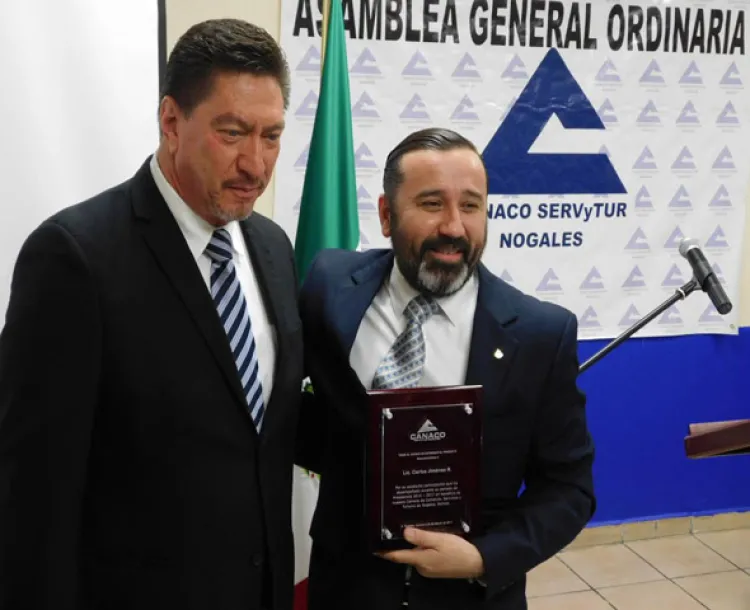 Asume Carlos Ávila presidencia de Canaco