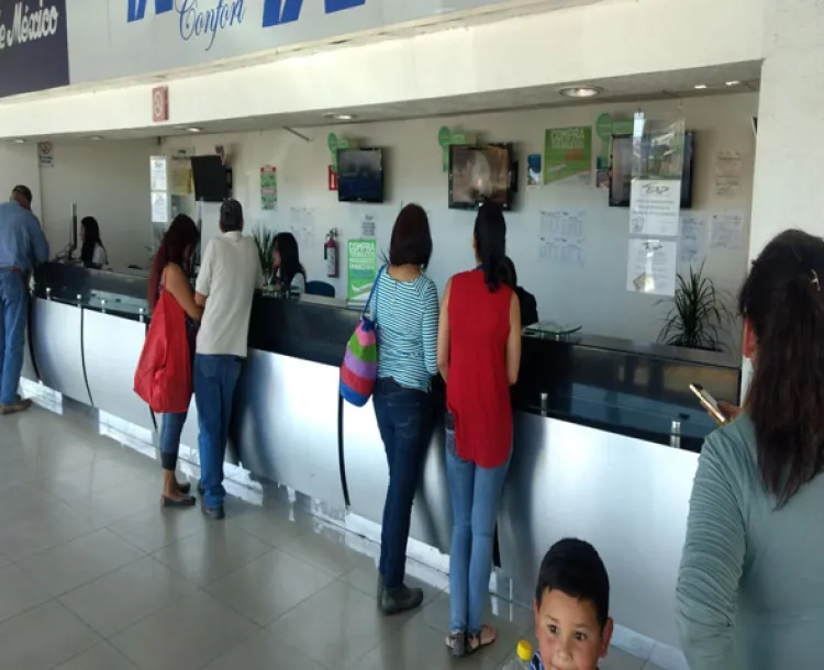 Incrementa el flujo de pasajeros en la central de autobuses