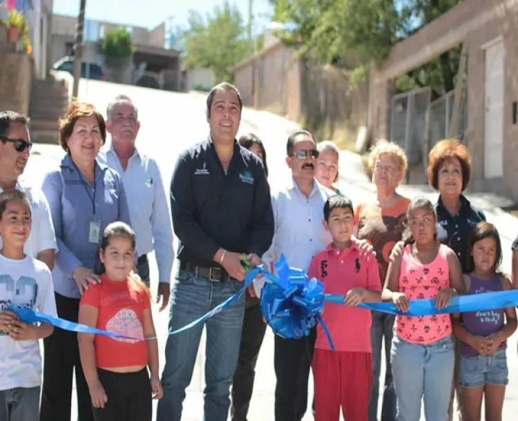 Entrega Temo Galindo obra de pavimentación