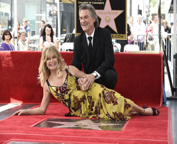 Goldie Hawn y Kurt Russell reciben su estrella en Hollywood