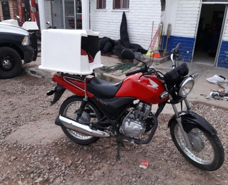 Arrestan a dos por robar motocicletas de pizzería