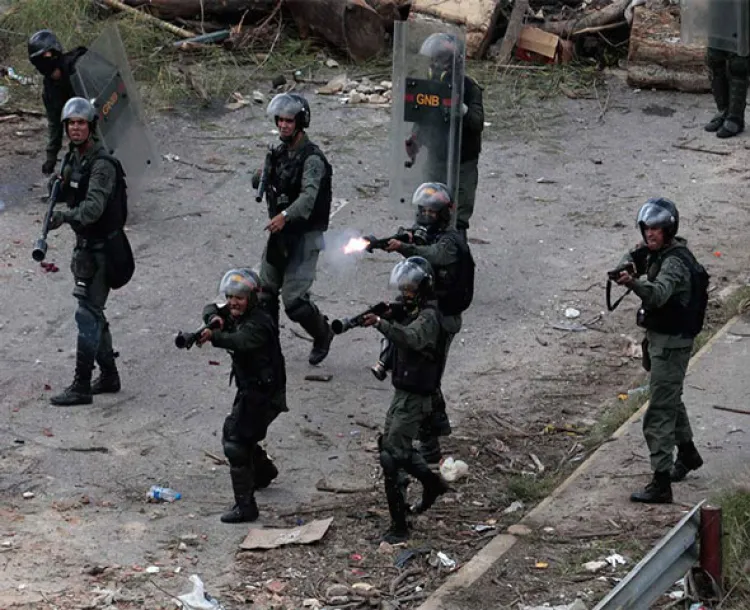 Muere en Venezuela militar por disparo en protestas