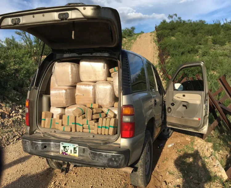 Aseguran camioneta cargada de marihuana en Arizona