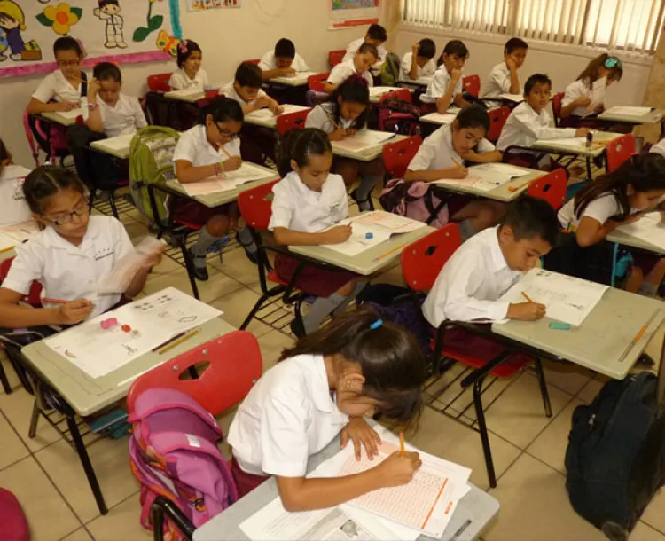 Regresan a clases más de 614 mil alumnos