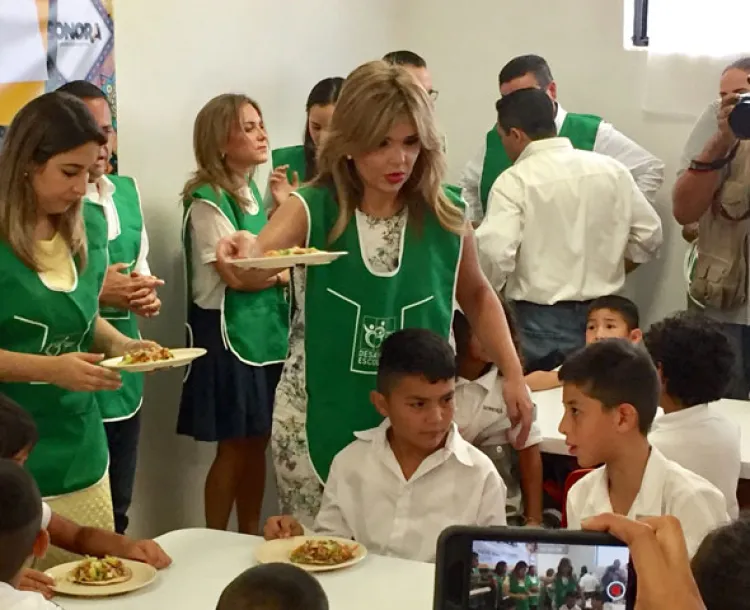 Prepara DIF 150 mil desayunos en 72 municipios