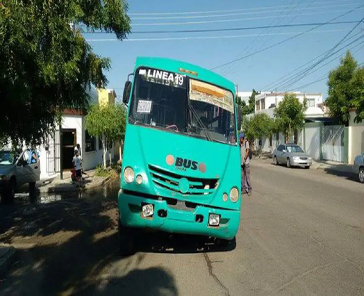 Atrasan desviaciones a transporte público: Presidente de Sictuhsa