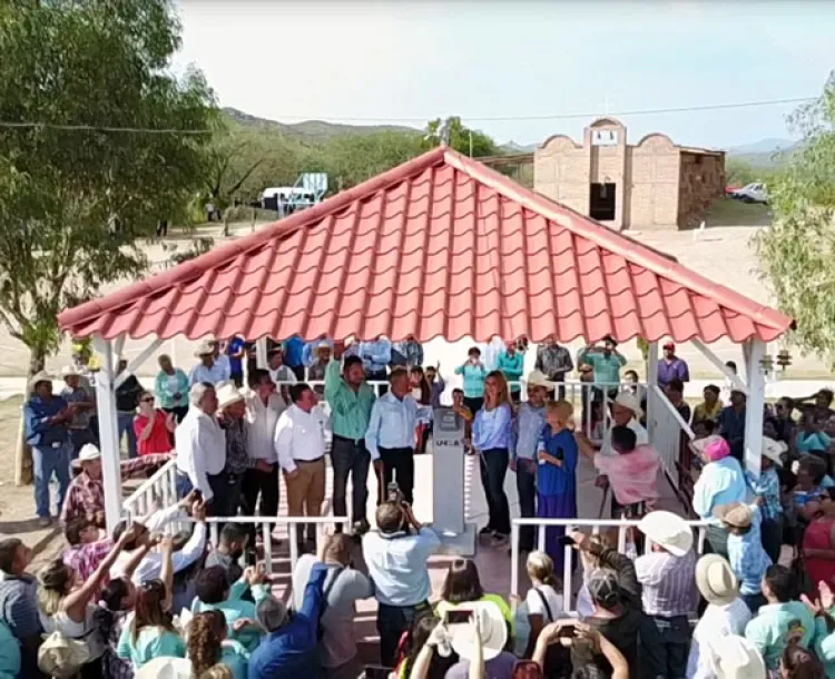 Enciende Gobernadora la luz en Tuape