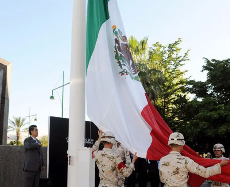 Iza Codeson la bandera