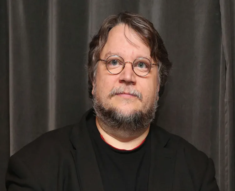 Guillermo del Toro Prefiere la poesía a la sangre