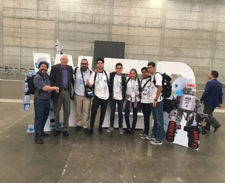 Logran estudiantes del COBACH pase al Mundial de Robótica