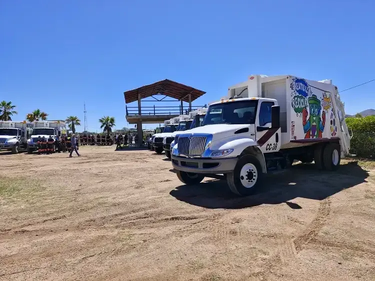 Incorporan cinco nuevos camiones recolectores en Nogales