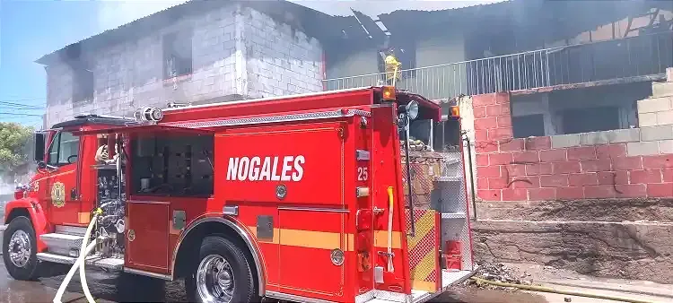 Incendio provocado destruye departamentos y gimnasio en la colonia Esperanza en Nogales