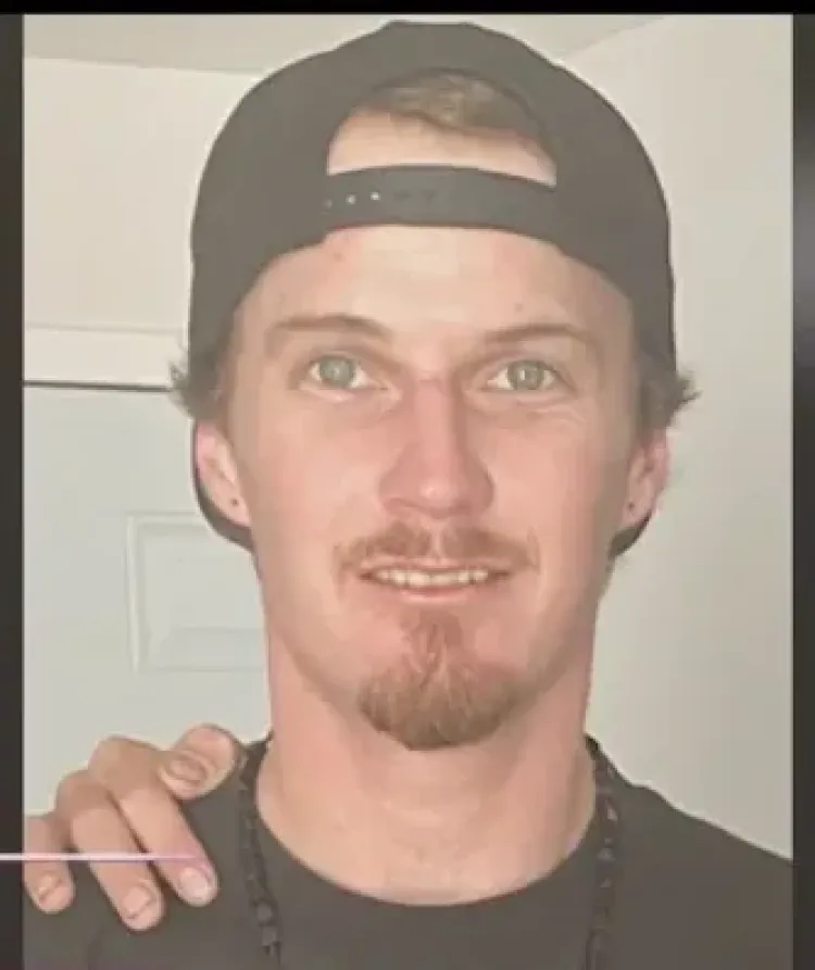 Tragedia en Oceanside, California: Hombre de 26 años asesinado en su apartamento
