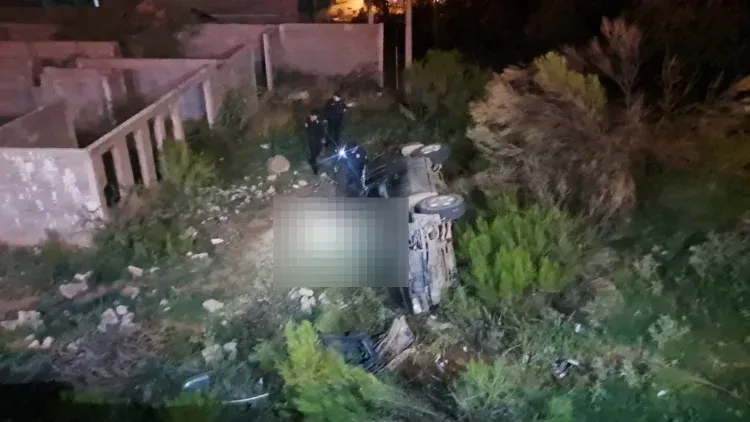 Volcamiento en Nogales: Dos heridos y conductor fugitivo tras accidente