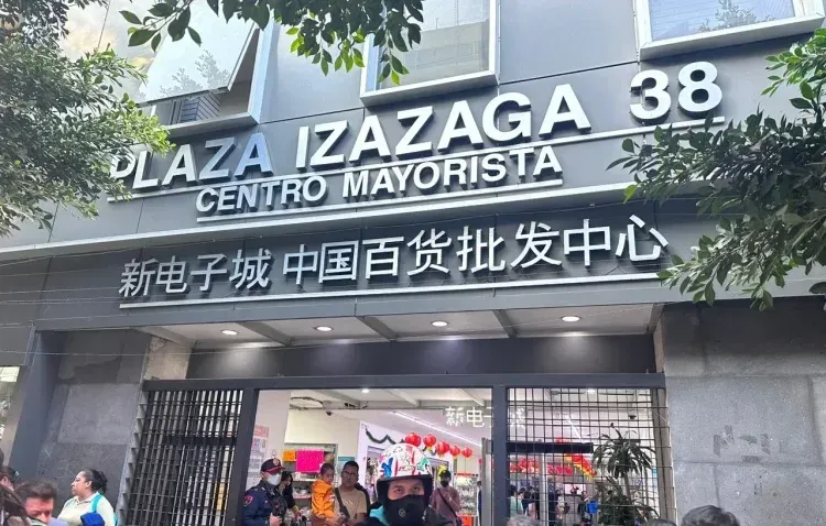 Cierre de Plaza China en Izazaga 89: ¡Nuevo hub comercial en la Avenida!