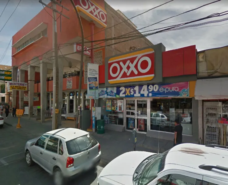 Asaltan Oxxo en centro de Nogales