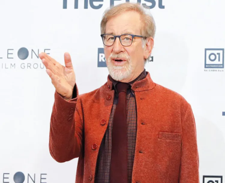 Busca Spielberg actores que hablen español