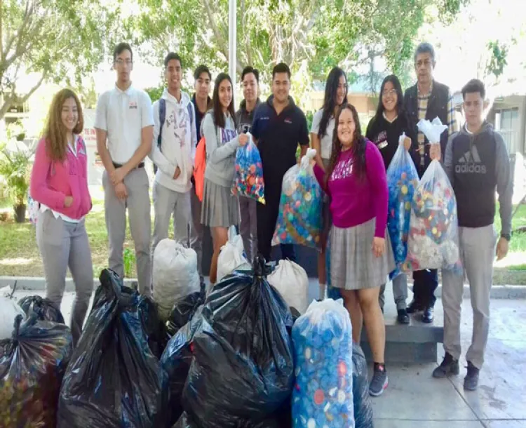 Ayudan alumnos de Cobach a niños con cáncer