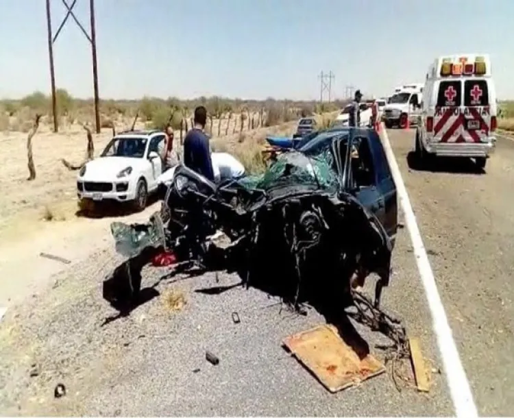 Mueren 2 personas en choque carretero