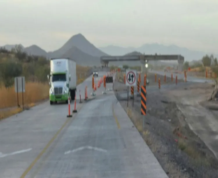 Pide Gobernadora a SCT esclarezca tiempos de entrega de la 4 Carriles