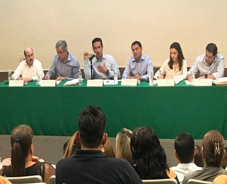 Refrenda director del IMSS compromiso con padres de Guardería ABC