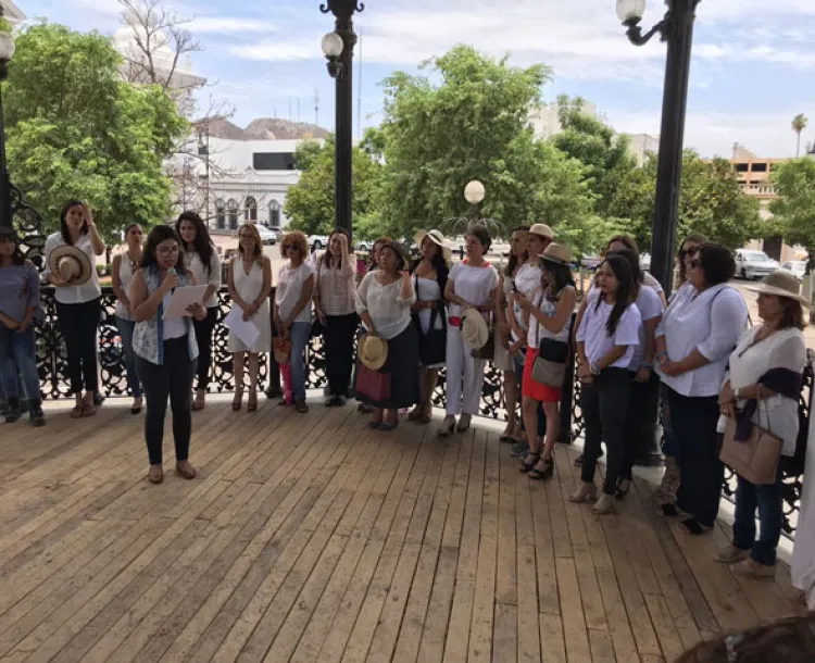 Mujeres marchan contra violencia política de género