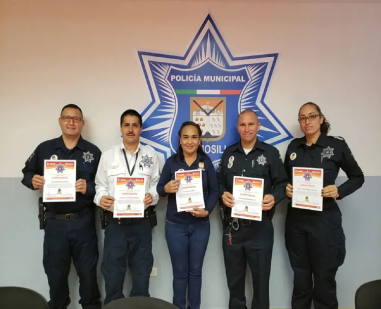 Concluyen policías municipales curso de lenguaje de señas