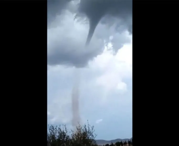 Aparece tornado en Cananea