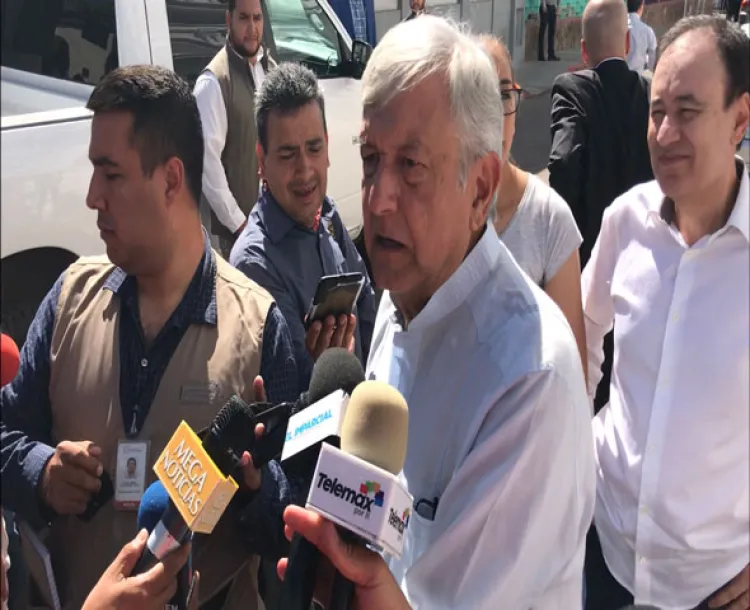 AMLO ofrece terminar la Cuatro Carriles