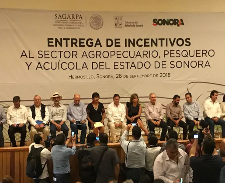 Sectores productivos reciben incentivos por 60 mdp