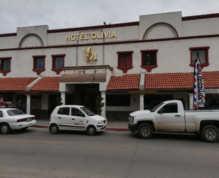 Encuentran a mujer sin vida en Hotel Olivia
