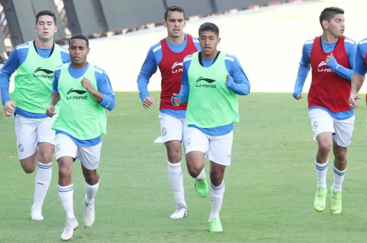 Busca el Puebla  apagar al Rayo