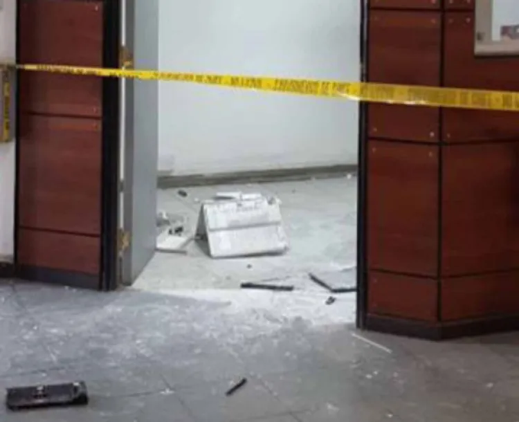 Explota bomba en cuartel de la Policía de Chile; hay 5 heridos