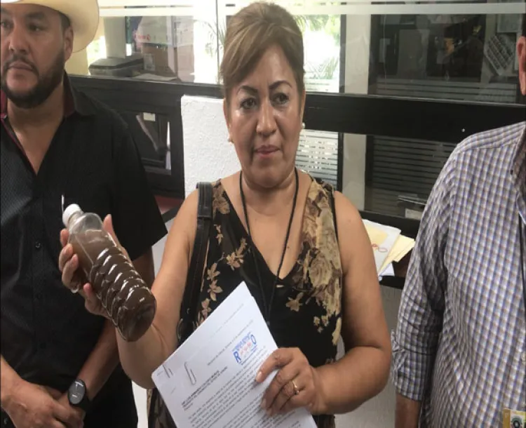 Denuncian habitantes Nacozari contaminación en agua potable